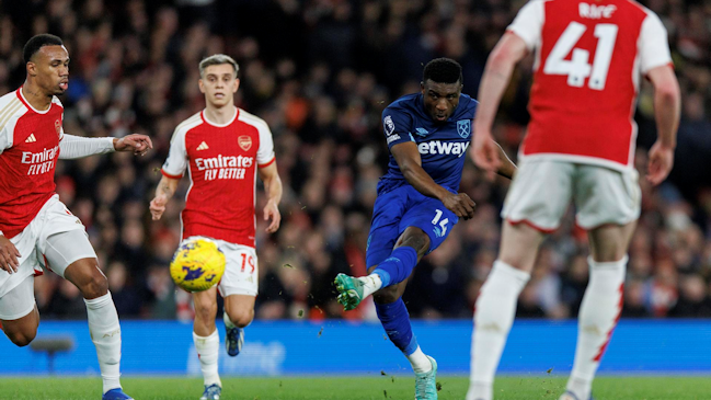 Arsenal sufrió derrota ante West Ham y permitió a Liverpool cerrar el año como puntero