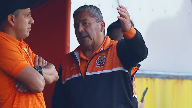 Gustavo Huerta sobre los DT chilenos: Los que mandan en el fútbol vienen de afuera