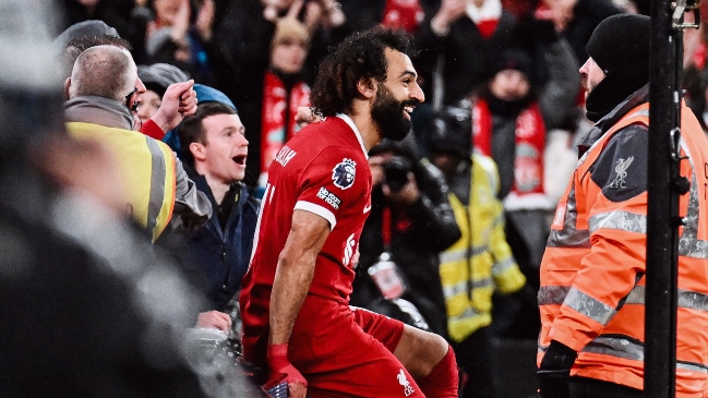 Mohamed Salah falló un penal y anotó dos goles en luchado triunfo de Liverpool ante Newcastle