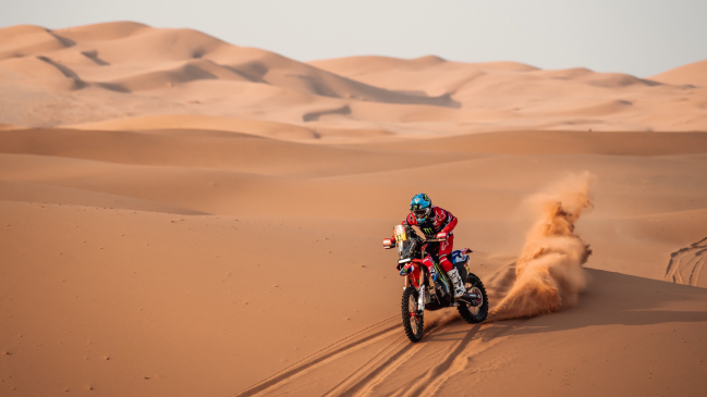 Cornejo tuvo ayuda de Branch y Brabec durante caída en el Dakar