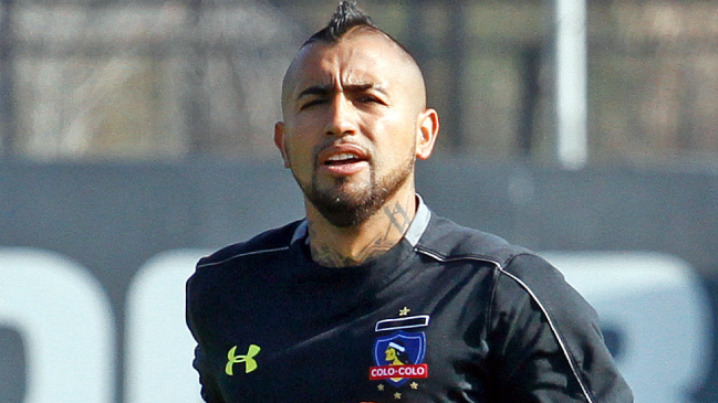 Arturo Vidal se acerca a Colo Colo