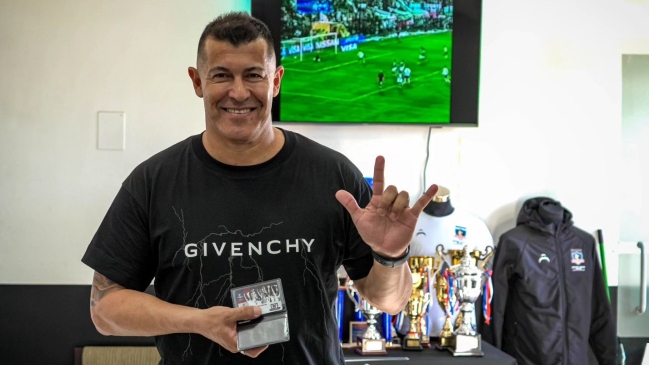 Jorge Almirón se convirtió en socio del Club Social y Deportivo Colo Colo