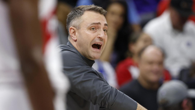 Entrenador de Toronto Raptors explotó contra el arbitraje del partido con los Lakers