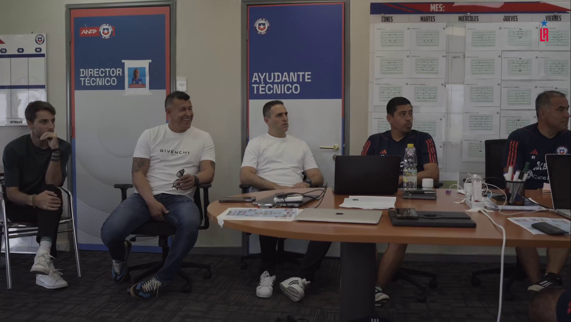 Jorge Almirón se reunió con el cuerpo técnico de Nicolás Córdova en su vista a “Pinto Durán”