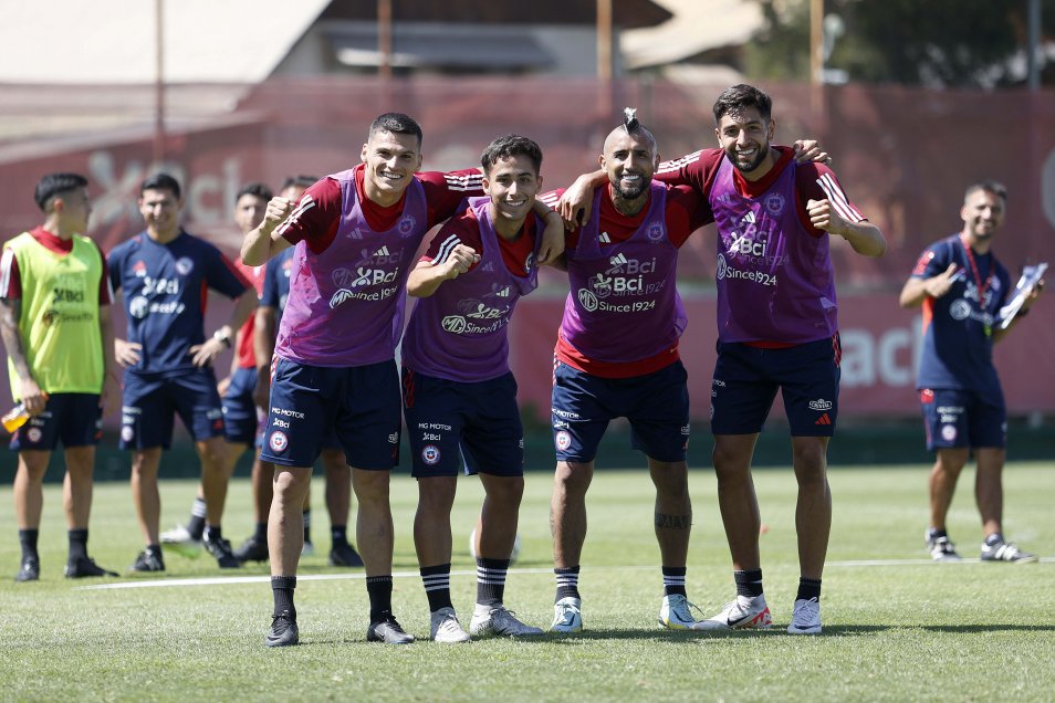 Arturo Vidal acaparó las miradas en una nueva práctica de La Roja Sub 23