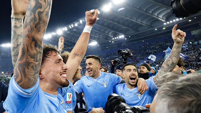 Lazio derribó a Roma en el clásico y avanzó a semifinales en la Copa Italia