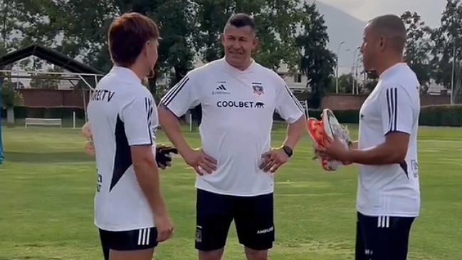 Almirón dirigió su primera práctica como técnico de Colo Colo