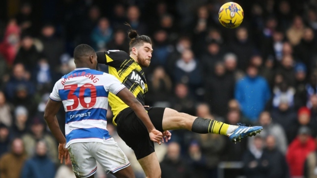 Francisco Sierralta vio acción en triunfo de Watford en la Championship