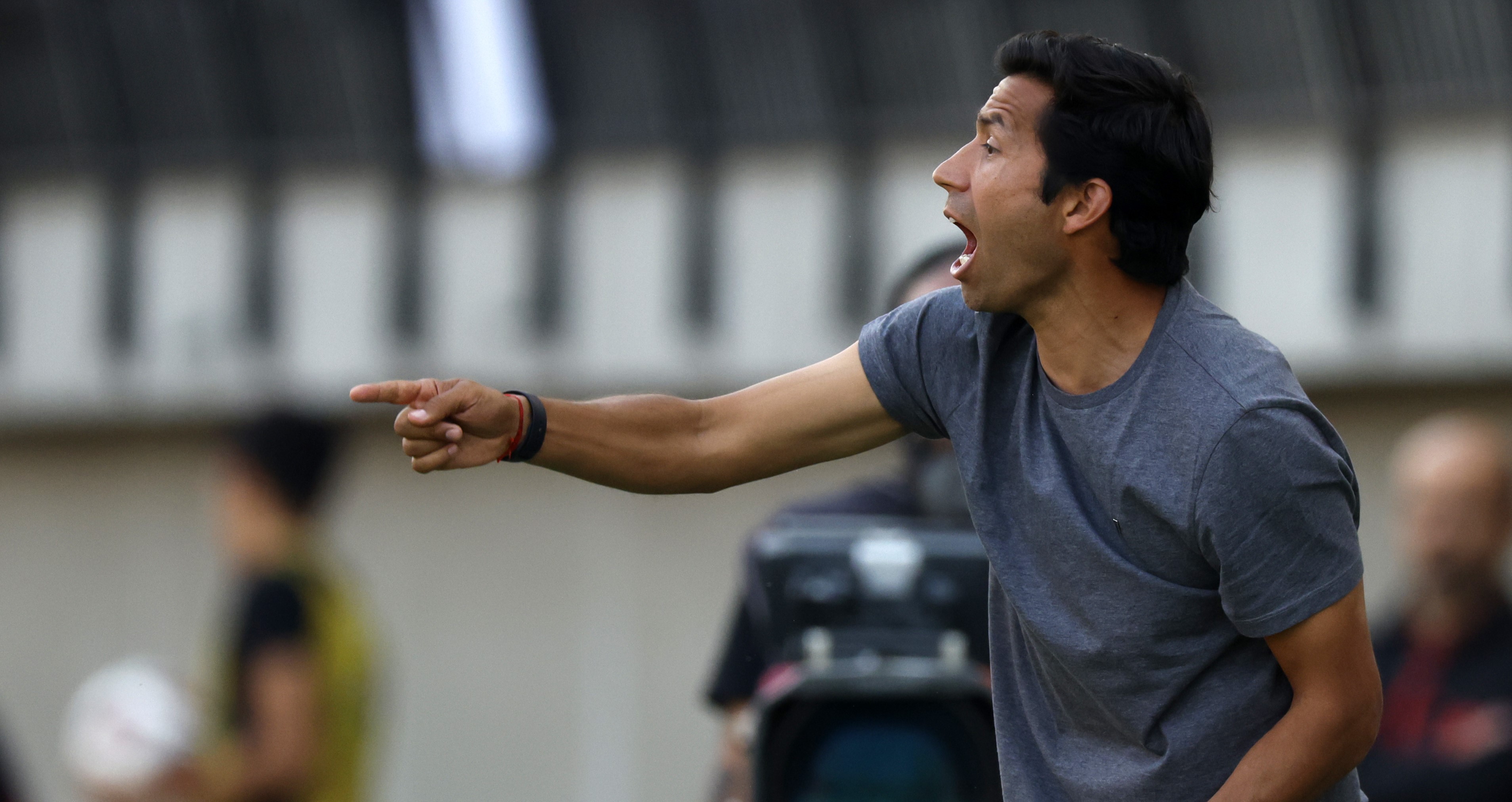 Universidad Católica quiere reforzar la banda derecha por pedido de Nicolás Núñez