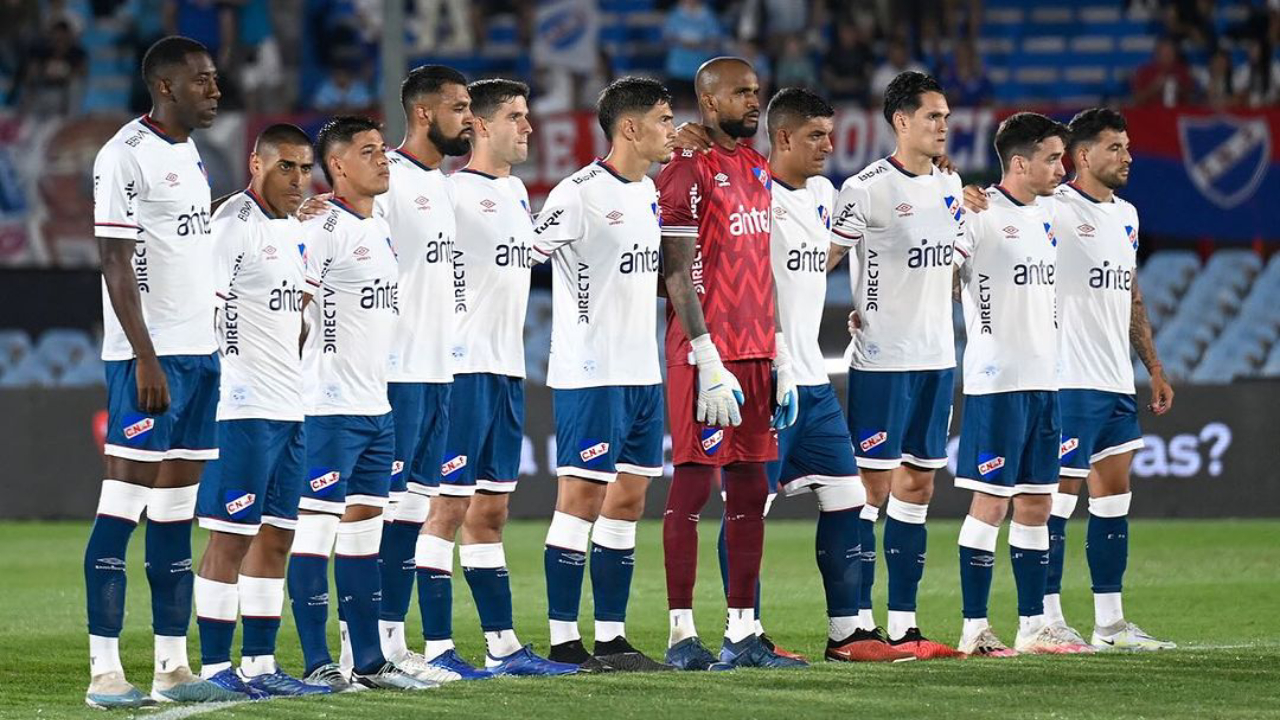 Luis Mejía fue figura y atajó un penal a Byron Castillo en triunfo de Nacional sobre Peñarol