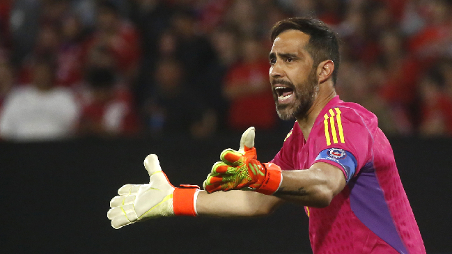 Claudio Bravo criticó a jugadores de La Roja Sub 23 tras caída ante Perú