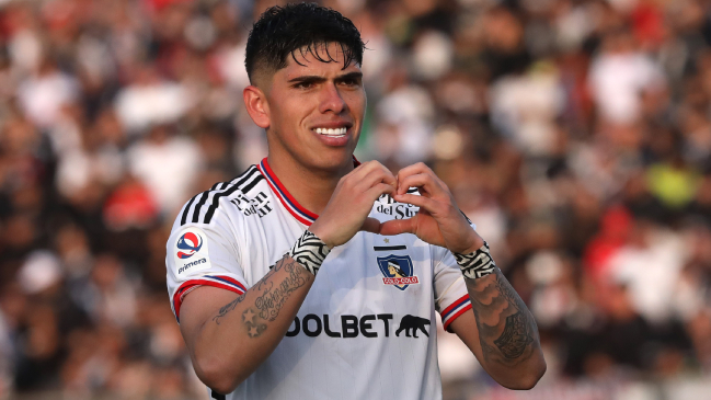 Blanco y Negro aprobó aumento salarial para que Carlos Palacios permanezca en Colo Colo