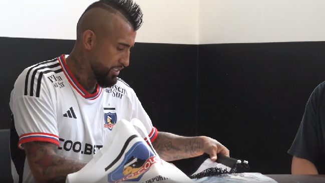 Arturo Vidal se sumó al Club Social y Deportivo Colo Colo
