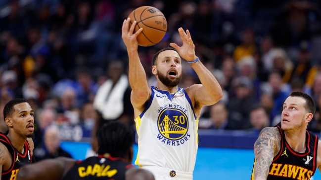 Stephen Curry guió categórica victoria de Warriors ante Hawks en la NBA