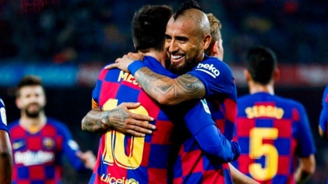 Arturo Vidal: Messi me felicitó por mi llegada a Colo Colo