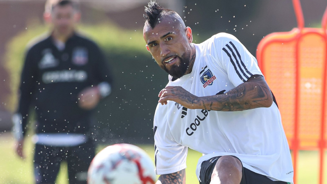 Arturo Vidal entrenó con los titulares y apunta a su estreno en Colo Colo