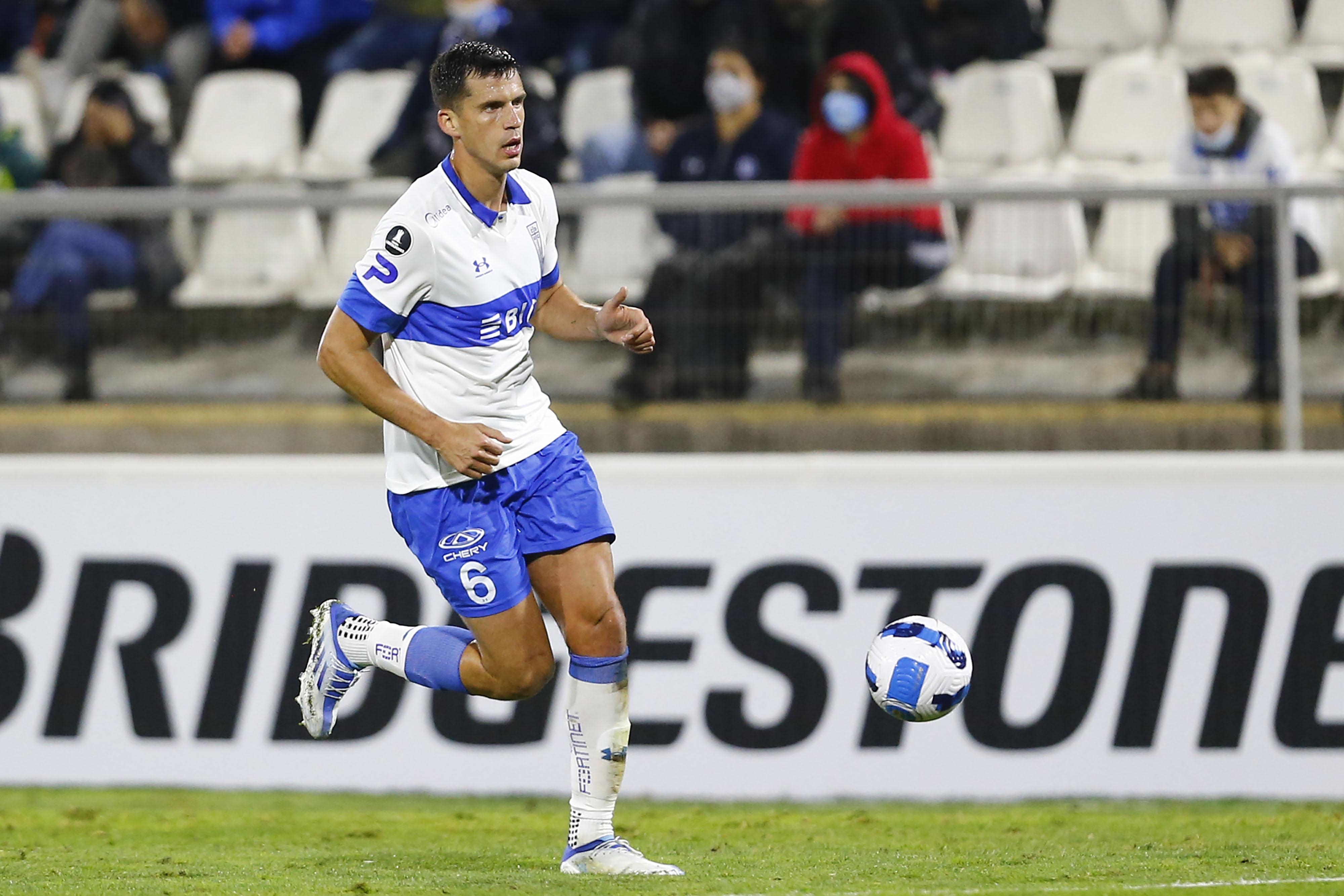 Universidad Católica informó la salida de Nehuén Paz