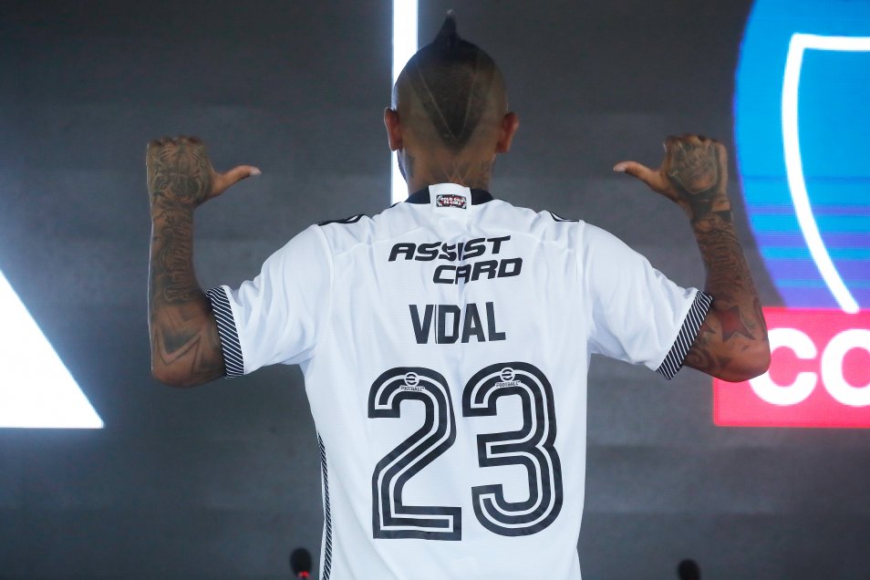 La presentación de la indumentaria de Colo Colo para el 2024