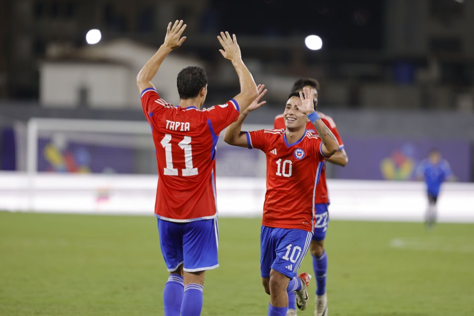 Gonzalo Tapia y Lucas Assadi brillaron en la victoria de La Roja sobre Paraguay
