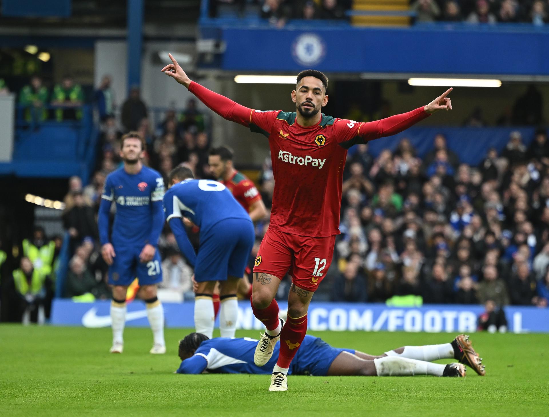 Wolves doblegó a Chelsea en Londres con un triplete de Matheus Cunha