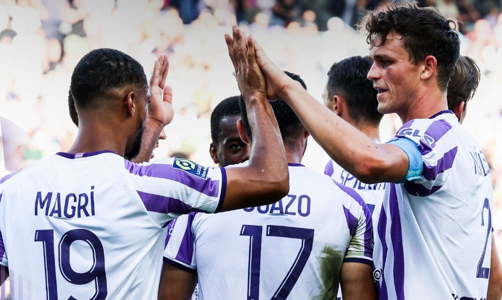 Toulouse de Gabriel Suazo se alejó de la parte baja en Francia tras batir a Stade de Reims