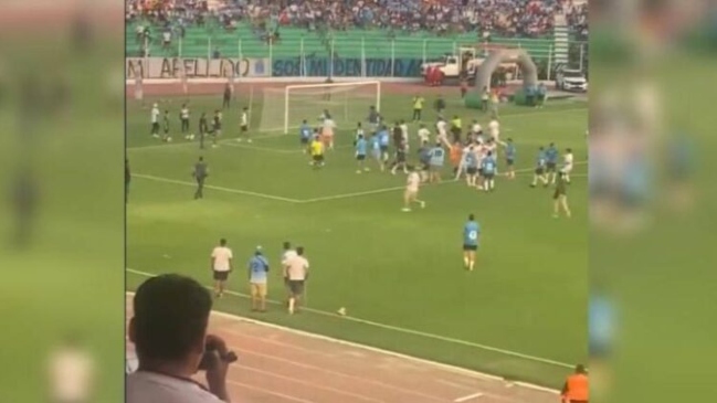 Partido en Bolivia terminó en batalla campal