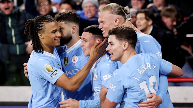 Manchester City remontó ante Brentford con un brillante Foden y sigue a la caza del liderato
