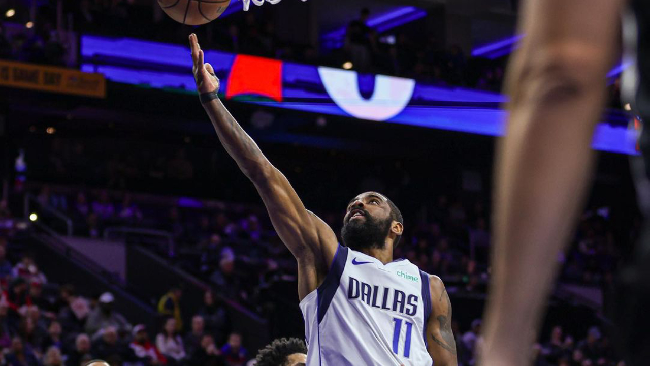 Kyrie Irving comandó triunfo de Dallas Mavericks sobre los Sixers en la NBA
