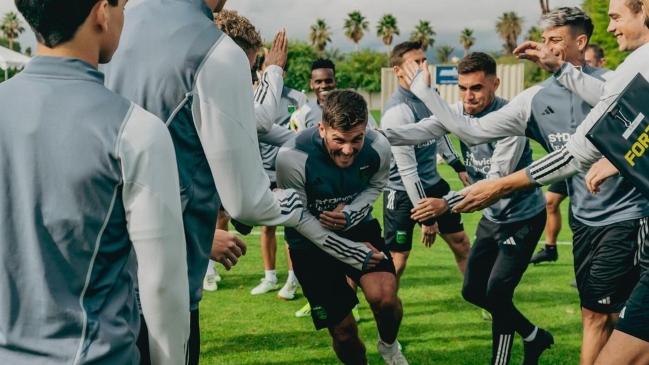 Diego Rubio fue recibido con una “camotera” por sus nuevos compañeros de Austin