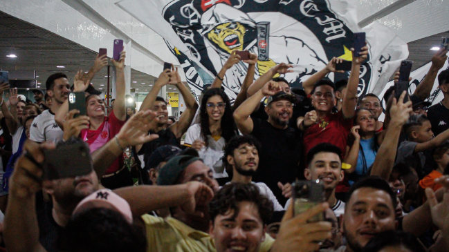 [VIDEO] Gary Medel fue recibido como rockstar en visita de Vasco a Manaus