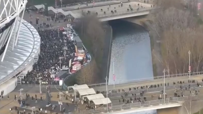 Hinchas de West Ham se fueron del estadio en el primer tiempo ante estrepitosa caída con Arsenal