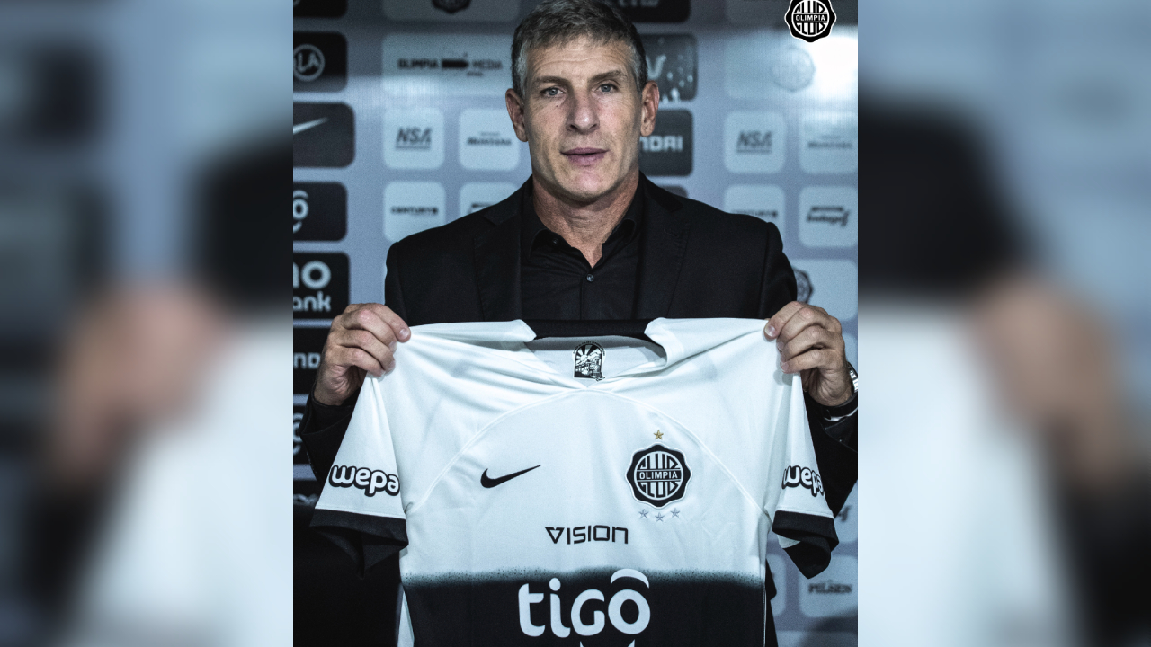 Martín Palermo fue presentado como nuevo técnico de Olimpia de Paraguay