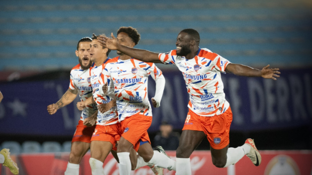 Puerto Cabello avanzó en la Copa Libertadores tras vencer en los penales a Defensor Sporting