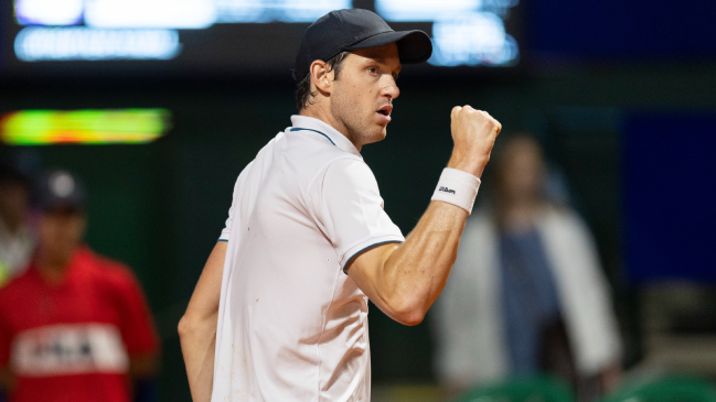 Jarry venció por retiro a Etcheverry y se citó con Alcaraz en semifinales del ATP de Buenos Aires