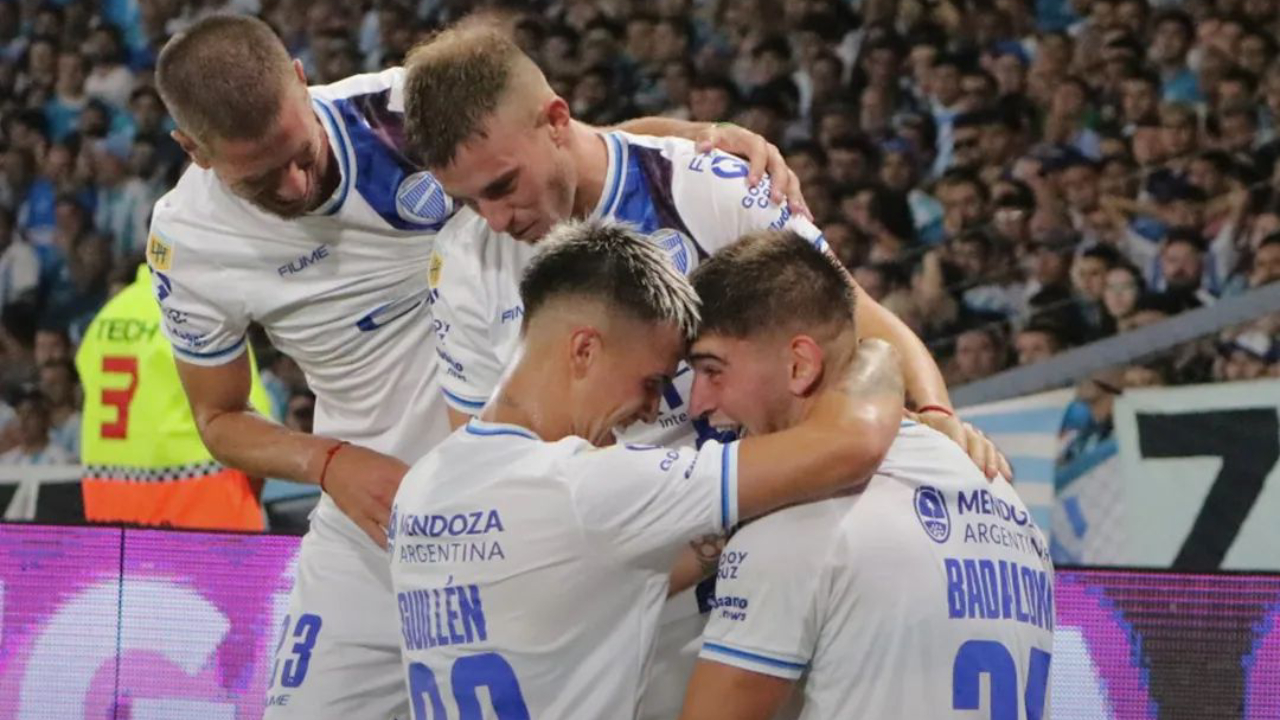 Godoy Cruz tumbó a Racing y llegará encendido al duelo con Colo Colo en la Libertadores