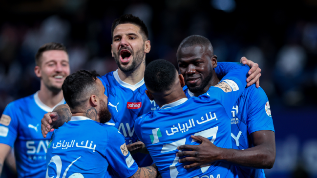 Al Hilal venció a Al Raed con doblete de Mitrovic y sigue firme como líder en la liga saudí