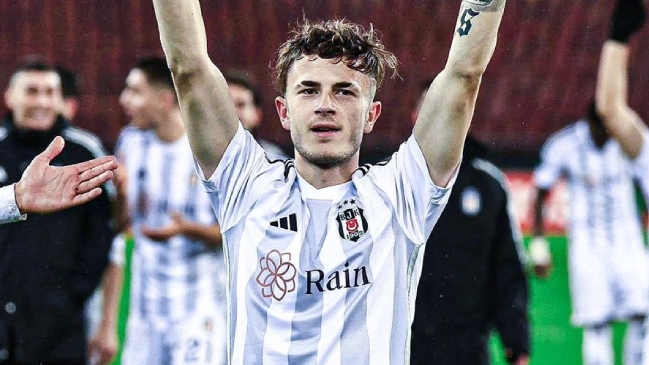 Insólito: Besiktas rescindió el contrato a un jugador por usar una app de citas