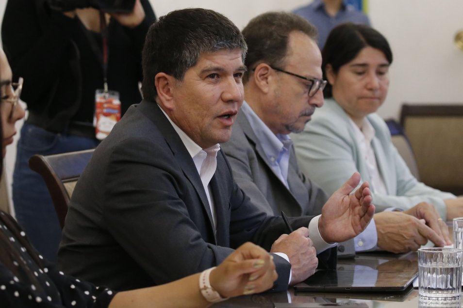 Pablo Milad llegó a La Moneda para reunirse con el subsecretario de Interior