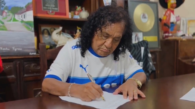 ¡Notable! El cumbianchero Adrián presentó al refuerzo de la UC Joaquín Torres