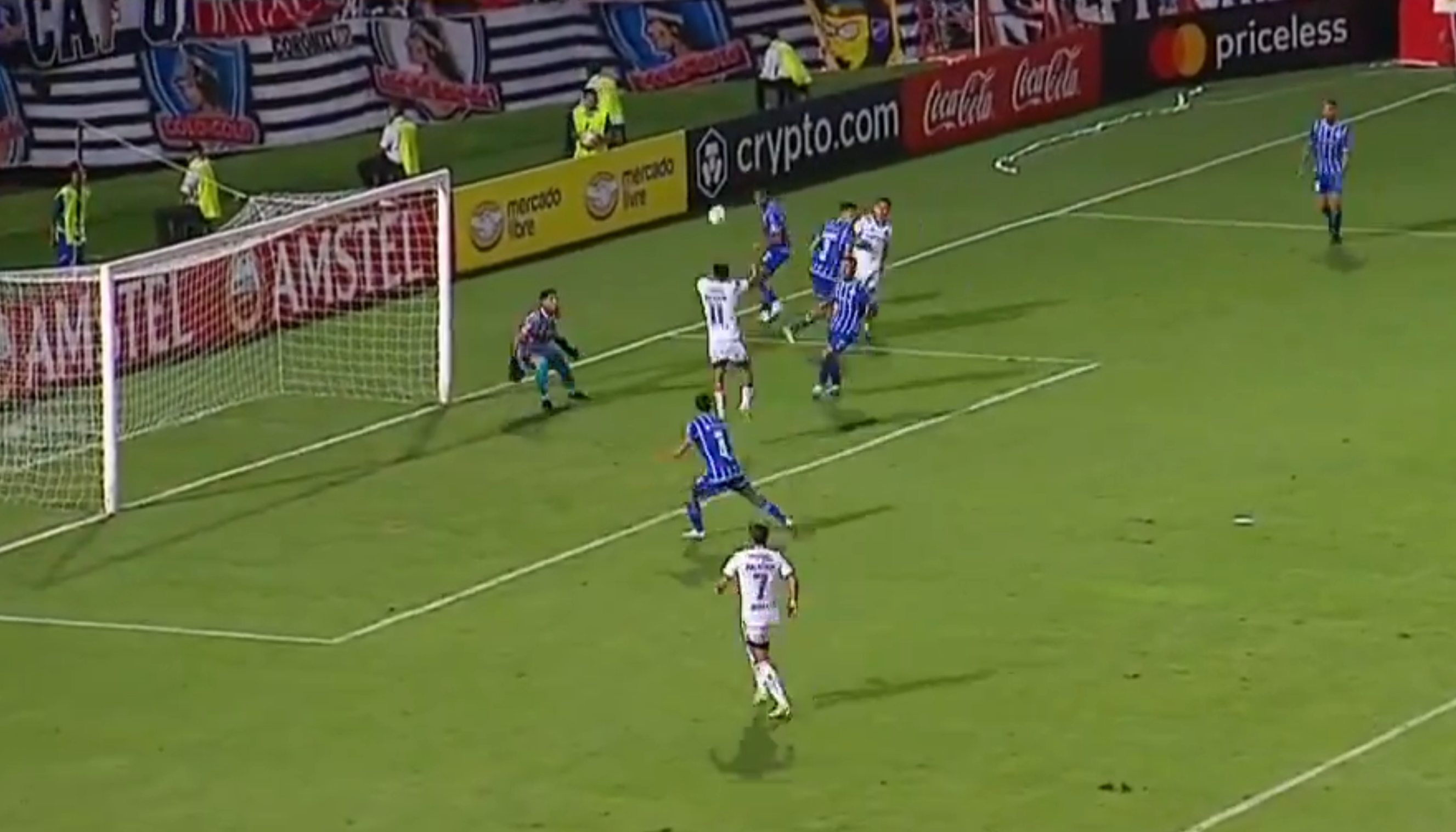 [VIDEO] Opazo se lució y Bolados cabeceó para el desahogo de Colo Colo ante Godoy Cruz