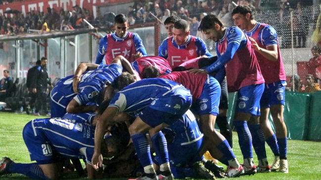Godoy Cruz derrotó a Instituto en la antesala de su revancha con Colo Colo por Libertadores