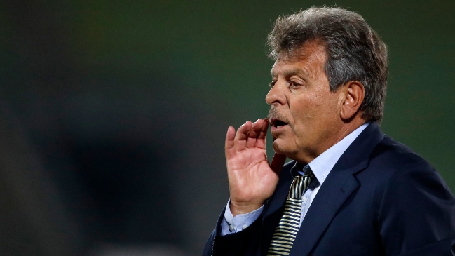 Jorge Garcés se instaló en Juan Fernández para Copa Chile: Son amateurs y trabajan como profesionales