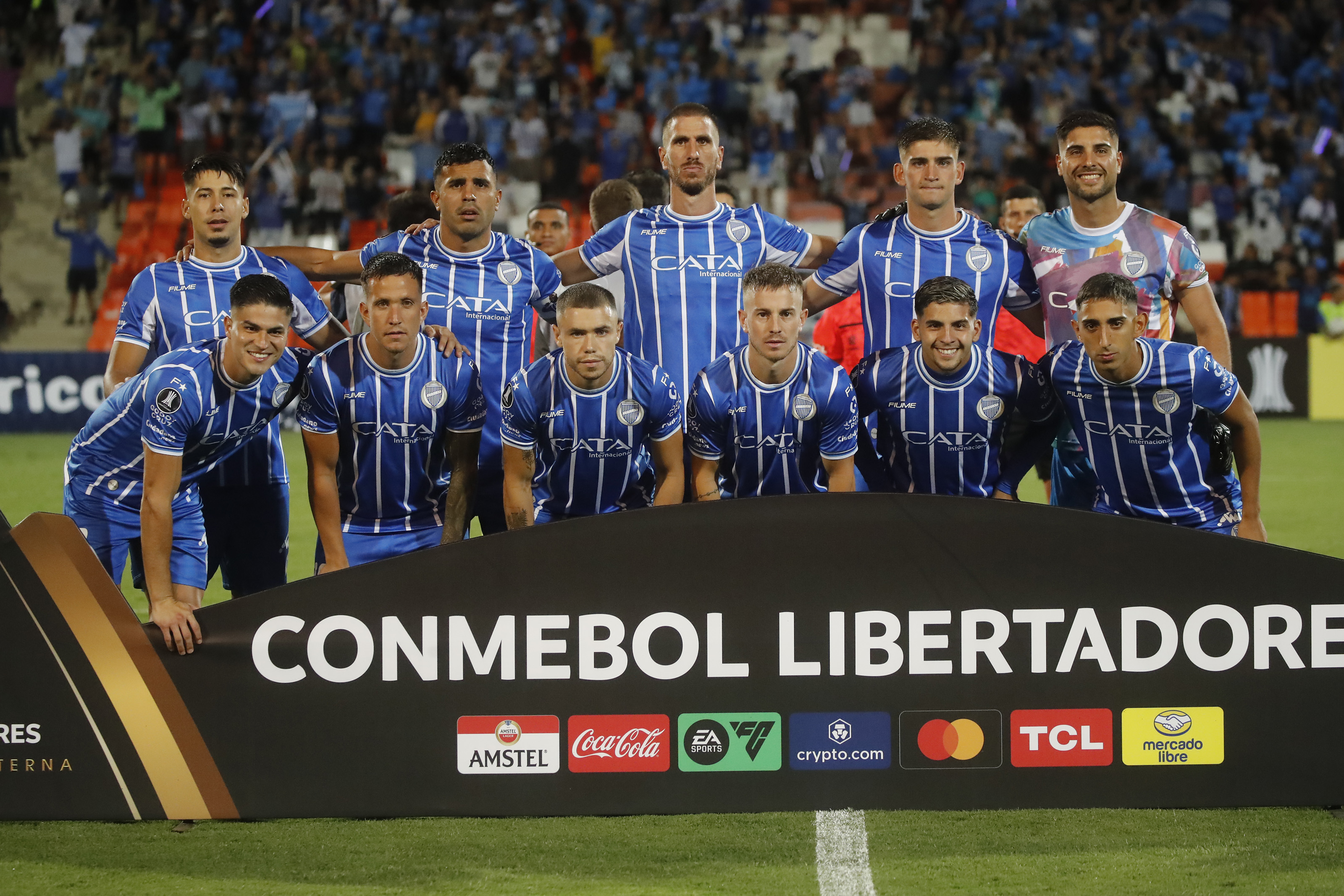 Godoy Cruz viajará en bus a Santiago por el paro aeronáutico en Argentina