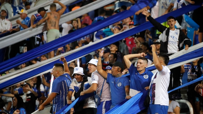 Hincha de Godoy Cruz viajó a pie desde Mendoza a Santiago para ver duelo ante Colo Colo