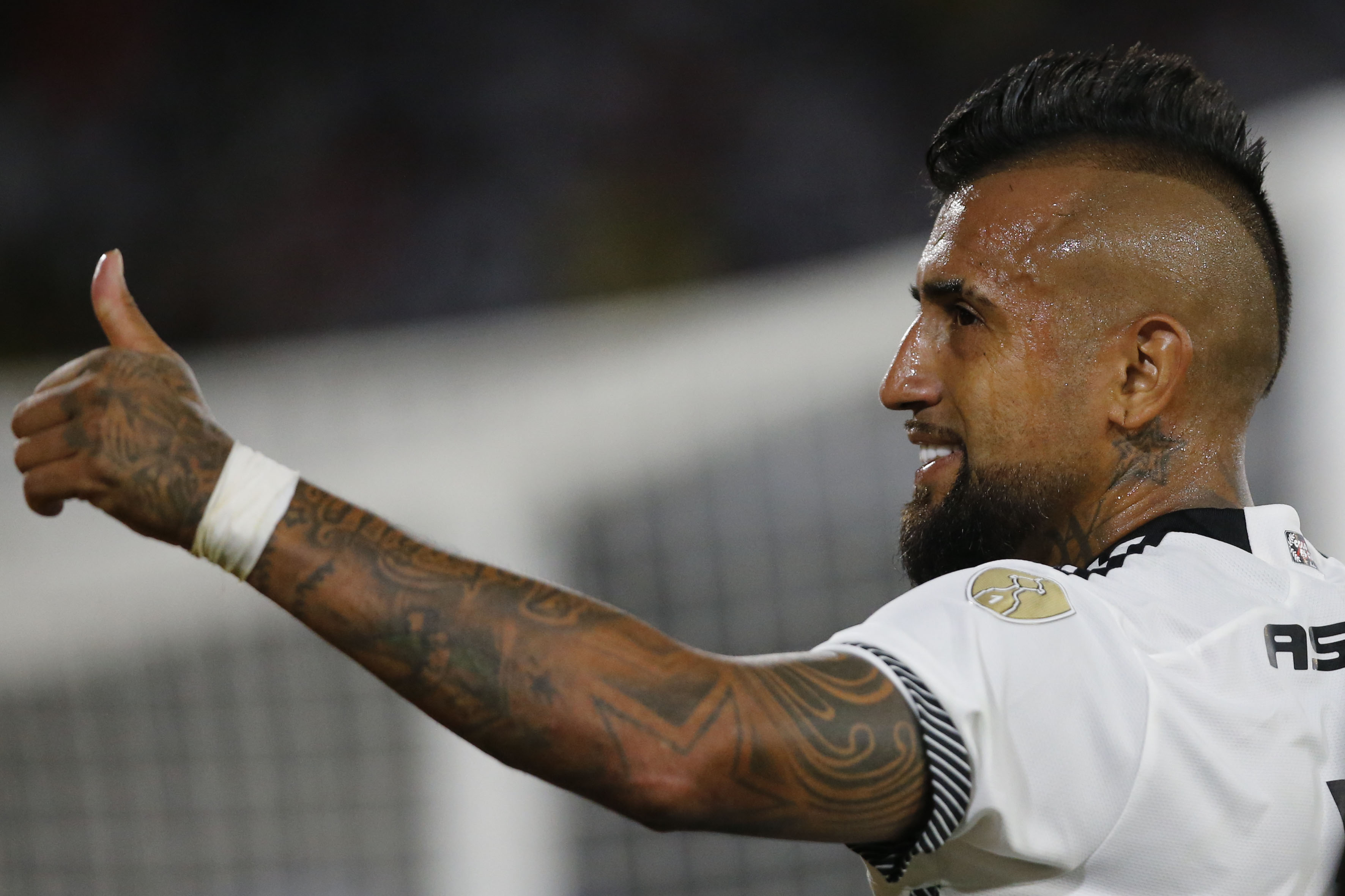 Arturo Vidal salió con molestias en el duelo de Colo Colo ante Godoy Cruz
