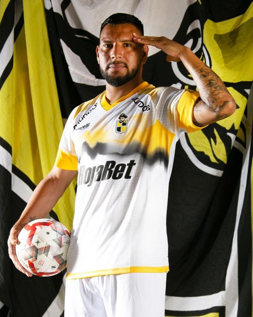 ¡Con calaveras piratas! Coquimbo Unido presentó su camiseta alternativa para 2024