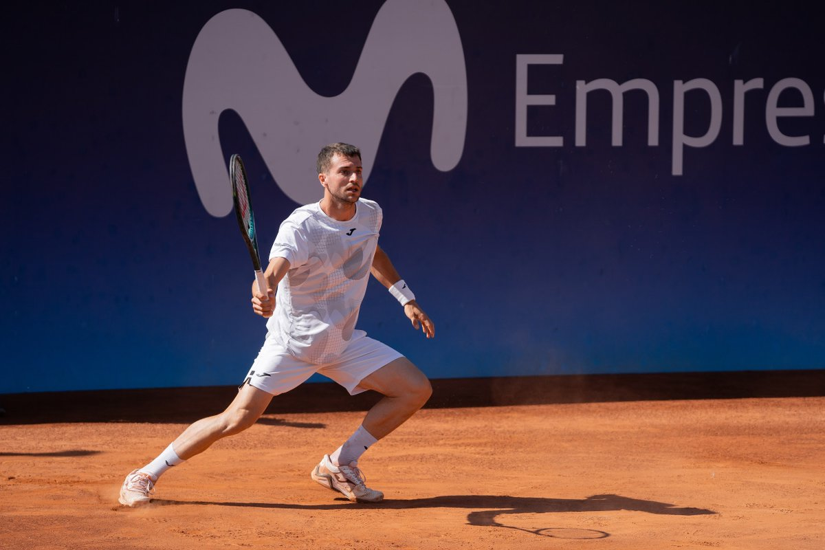 Pedro Martínez dio la sorpresa ante Arthur Fils y se instaló en semis del Chile Open