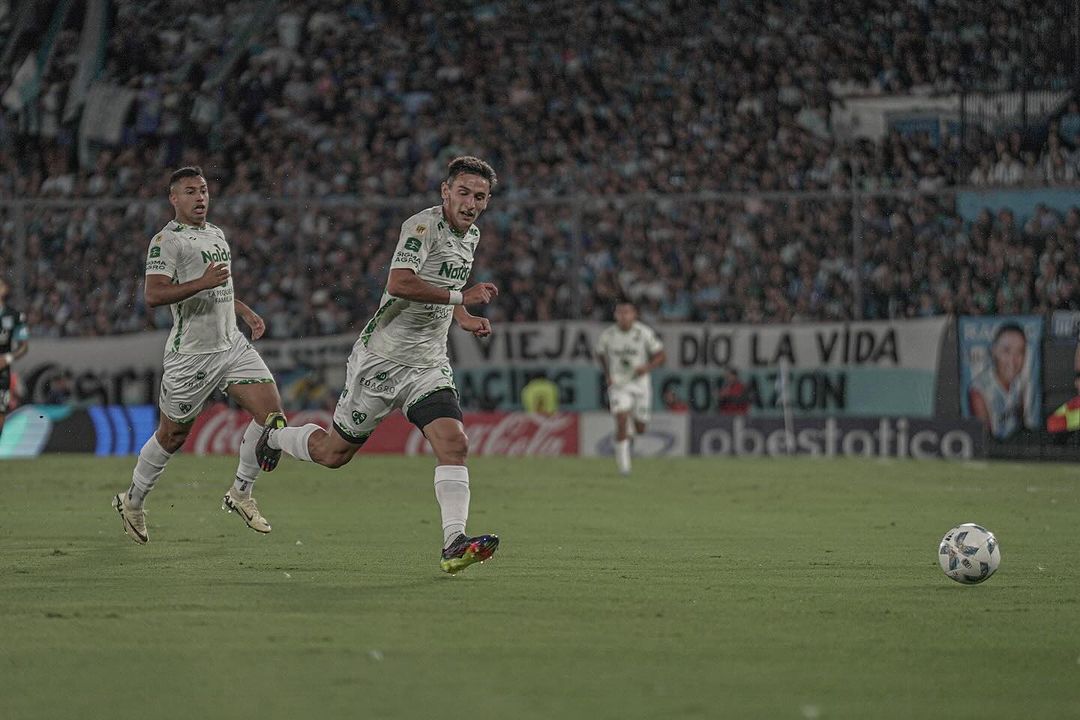 Sarmiento de Iván Morales batió a Racing de Gabriel Arias en la Copa de la Liga