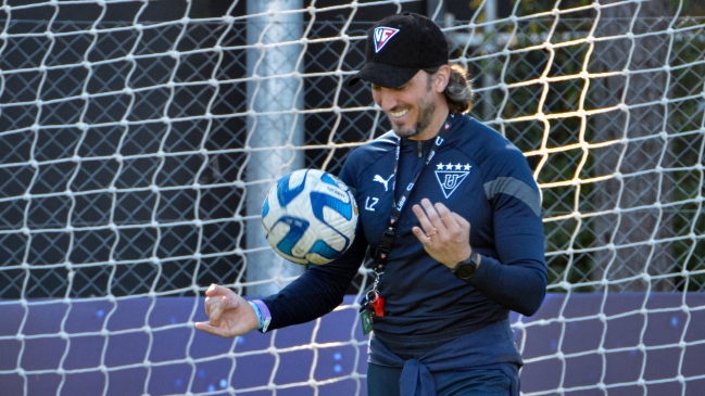 Zubeldía sobre su negativa a Colo Colo: De la noche a la mañana no va con mis valores