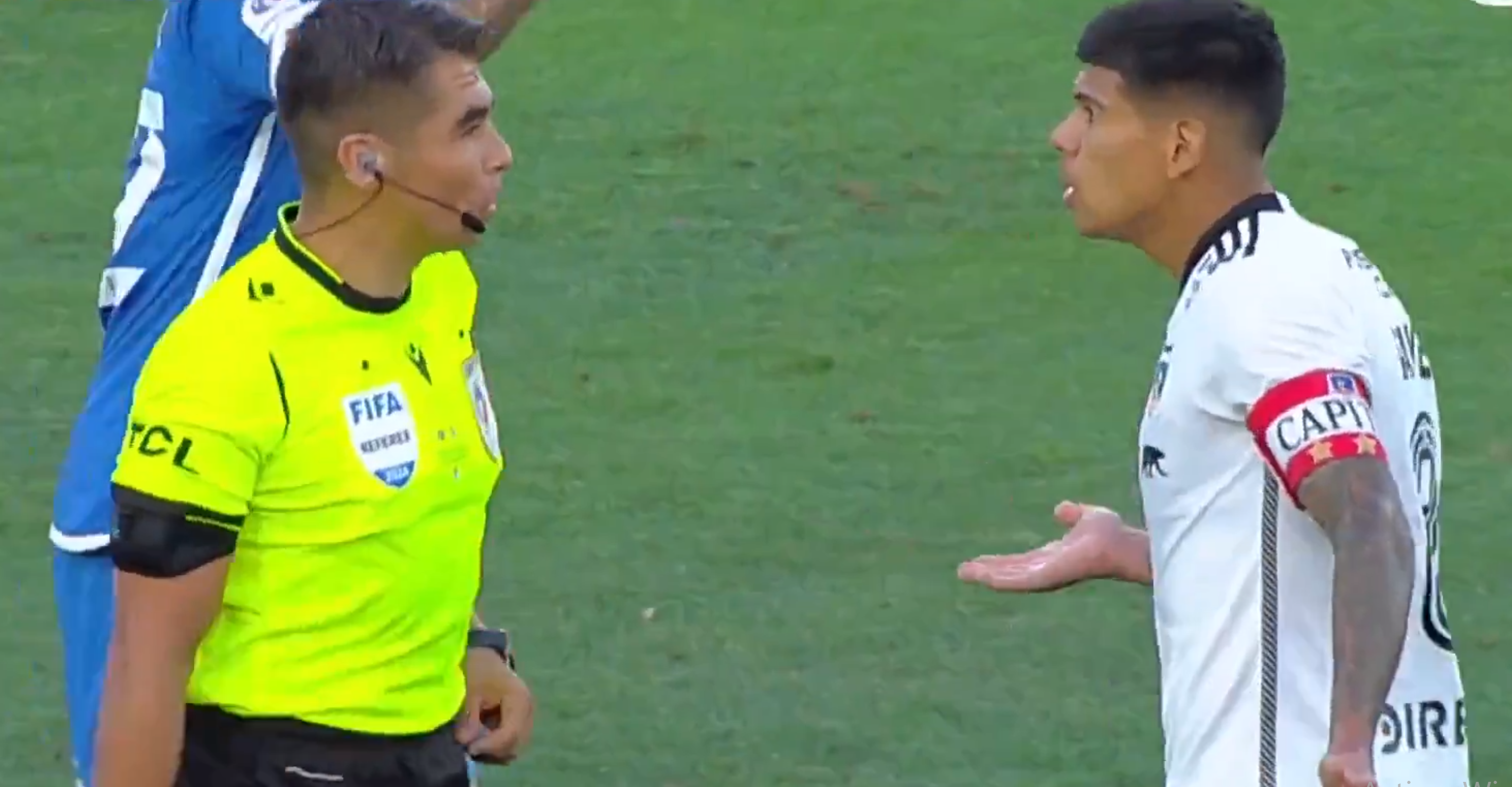 [VIDEO] El gol anulado a Colo Colo ante la U por mano de Esteban Pavez